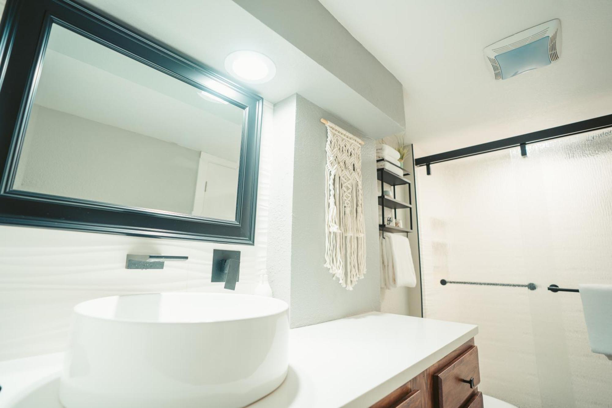 Windsor Retreat Private Basement Suite DEN Exteriör bild
